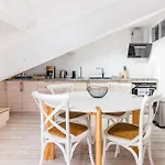 Luxury 3 Bd Aptment With Sea View Apartment